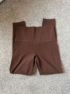 Athleta Salutation Stash Pocket 7/8 Tight